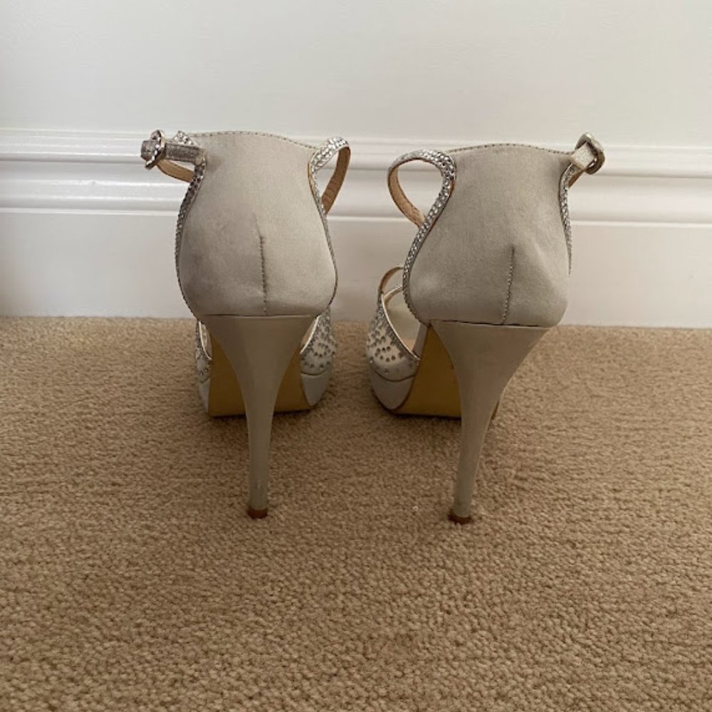 Le Chateau Silver Rhinestone Heels - Picture 3 of 8
